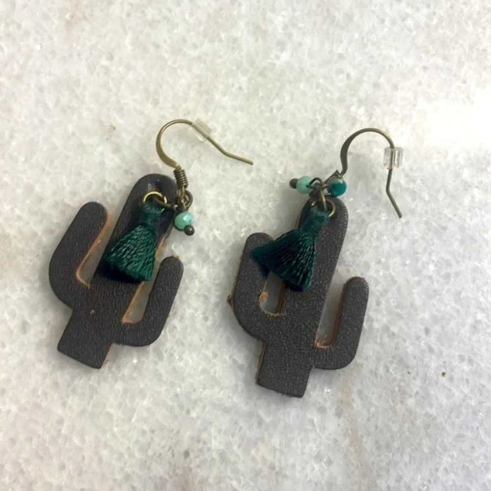 Cactus earrings woman’s brown cactus green tassels accessories Hand crafted New